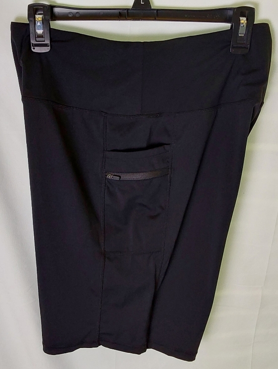Women’s Black High-Rise Athletic Shorts with Side Pockets - Picture 3 of 4